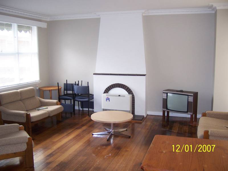 TWO BEDROOM
HOUSE Picture