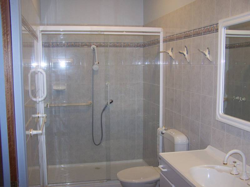 QUALITY INNER CITY TOWNHOUSE Picture 3