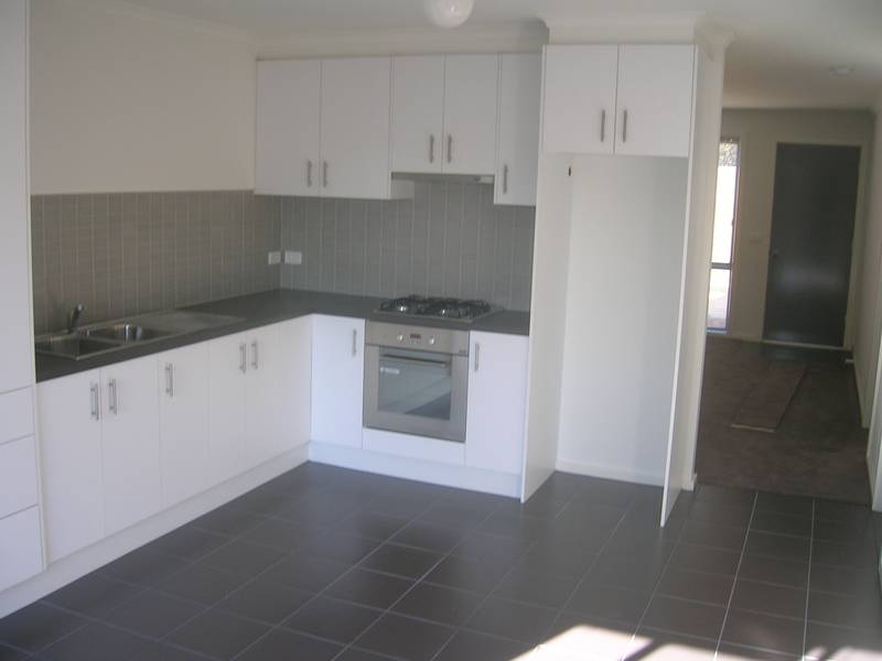 ** UNDER OFFER ** Picture