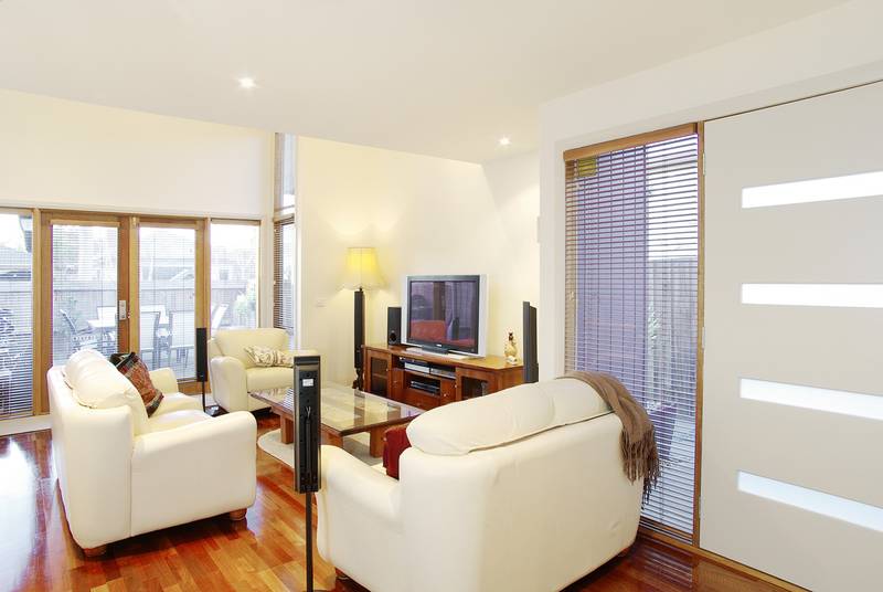 Metres to Pako Street's Cafe Culture Picture 2