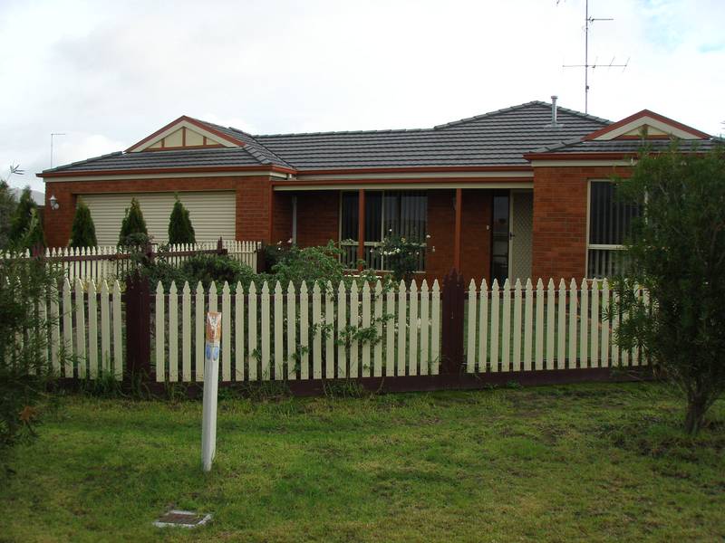 Three bedroom house Picture 1