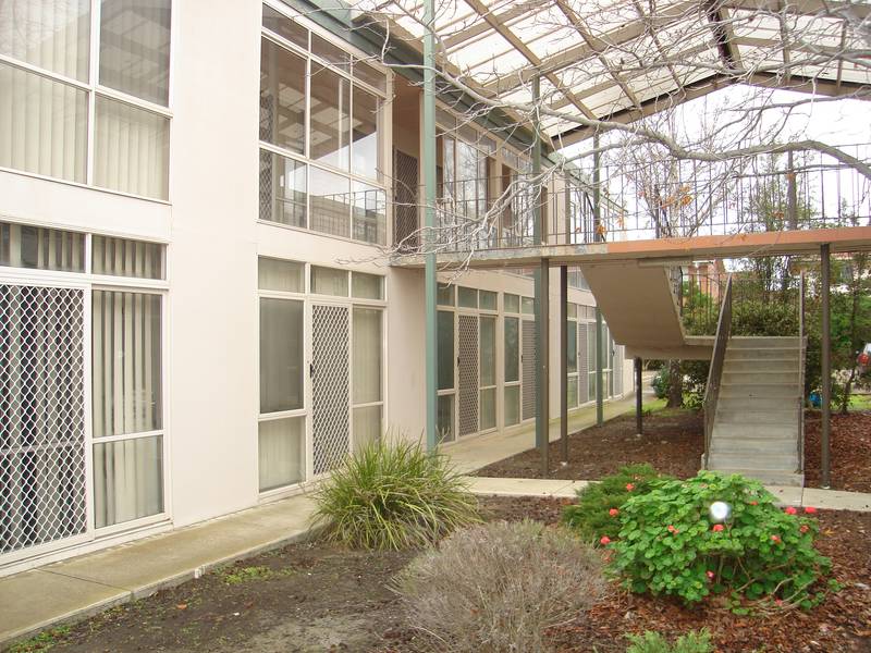 1 BEDROOM UNIT Picture 2