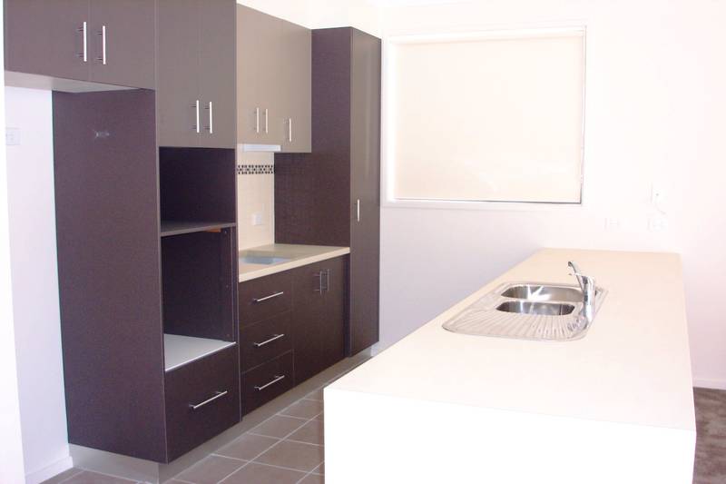 AS NEW TWO BEDROOM UNIT Picture 3