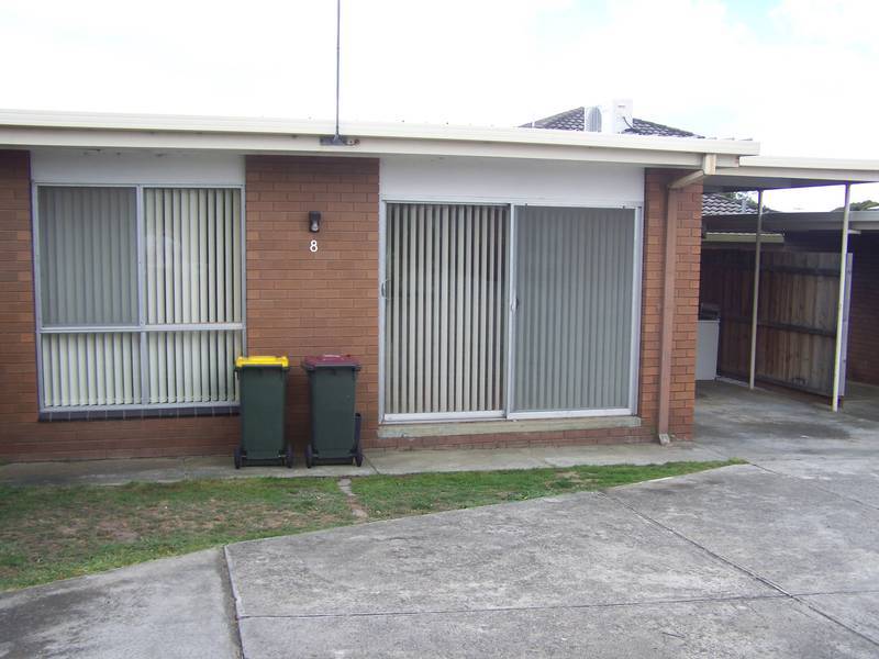 ONE BEDROOM UPDATED UNIT Picture 1