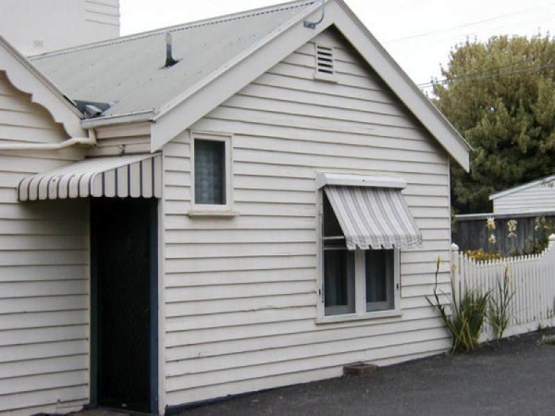 ONE BEDROOM COTTAGE Picture 2