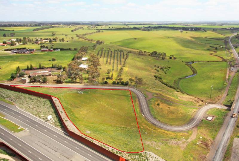 Important Land Auction Picture 1