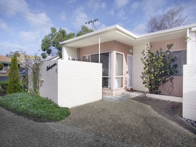 2 Bedroom Unit located in Poets Drive Picture