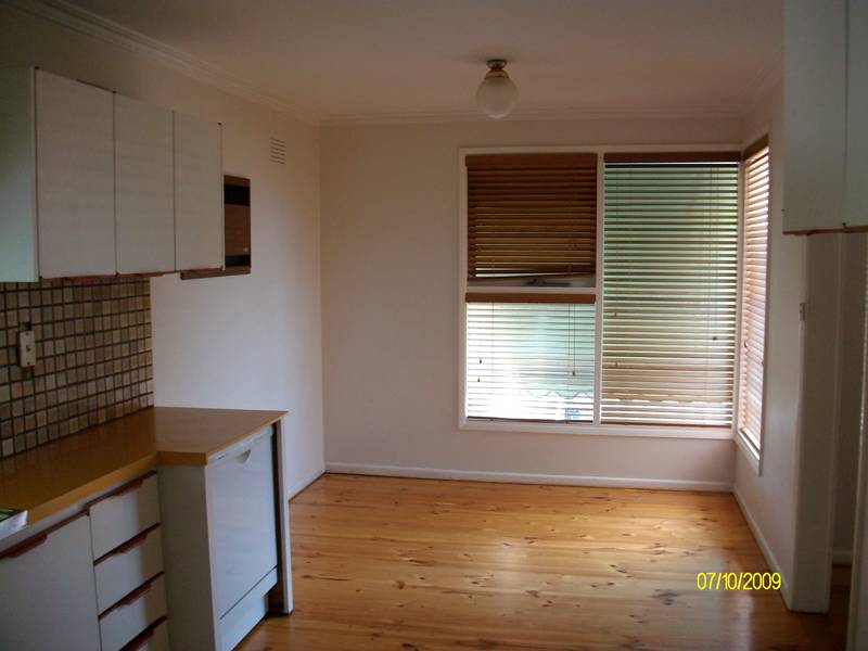 THREE BEDROOM FAMILY HOME Picture 3