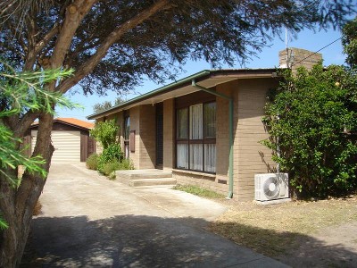 3 BEDROOM HOUSE Picture