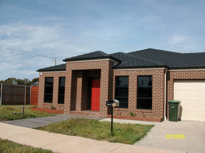 Ideal Family home Picture 1