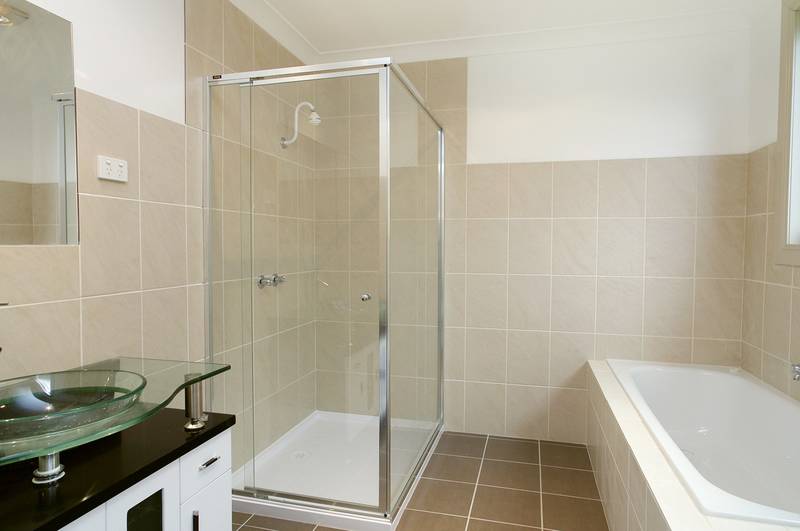 Renovated 3 bedroom house Picture 3