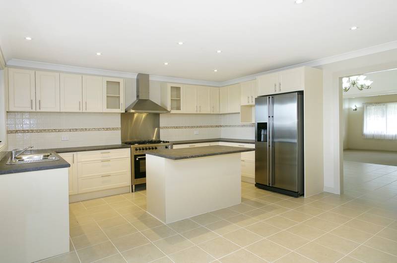 Renovated 3 bedroom house Picture 2