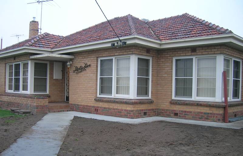 3 BEDROOM HOUSE Picture 1