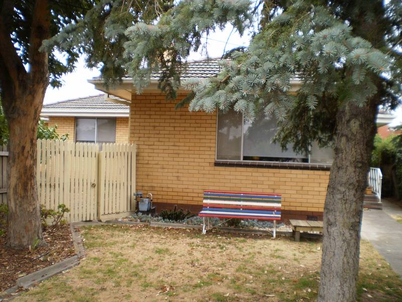 Three bedroom house Picture 1