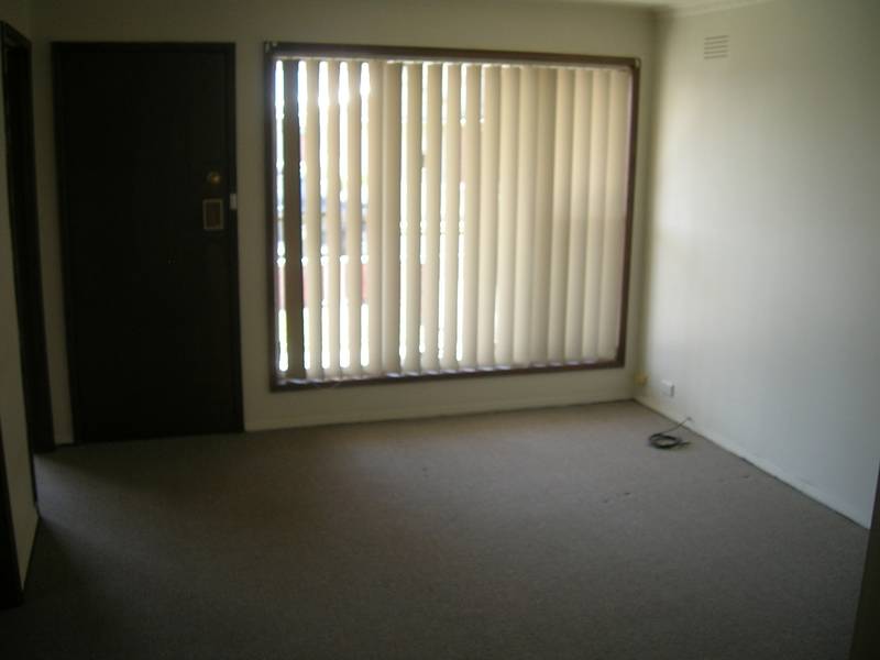 TWO BEDROOM UNIT WITH GARAGE Picture 2