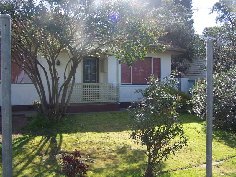 REFURBISHED TWO BEDROOM HOME Picture 1