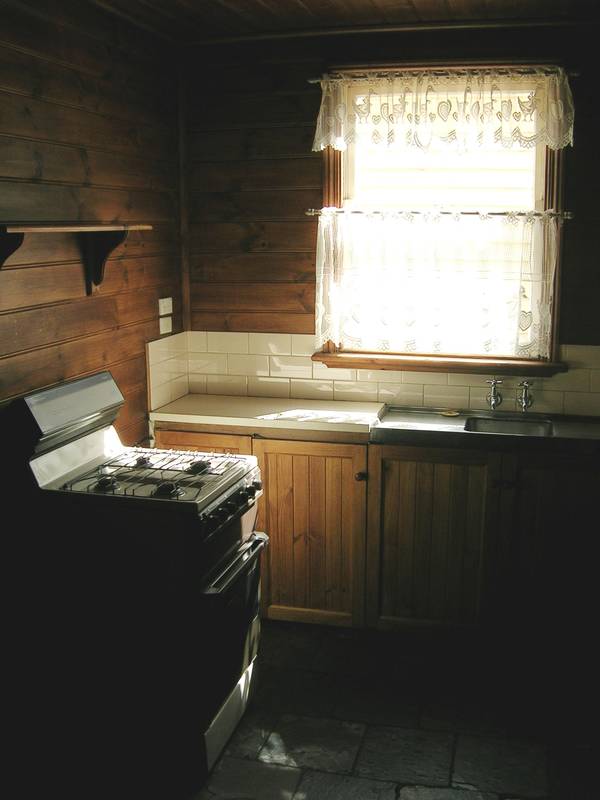 THREE BEDROOM HOME Picture 3