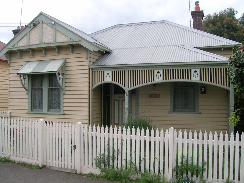 THREE BEDROOM HOME Picture 1