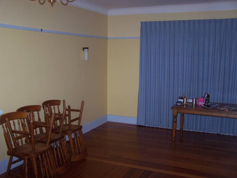 THREE BEDROOM HOME Picture 2