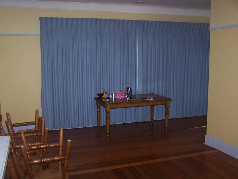 THREE BEDROOM HOME Picture 3