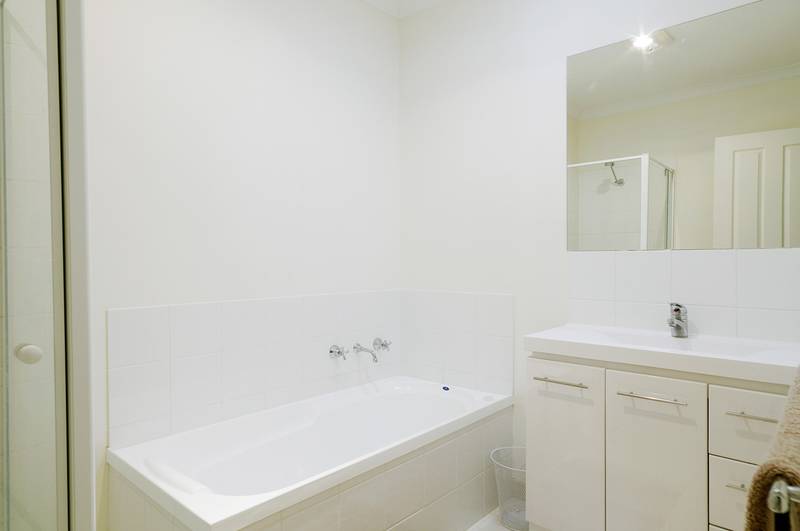 Two bedroom unit Picture 3