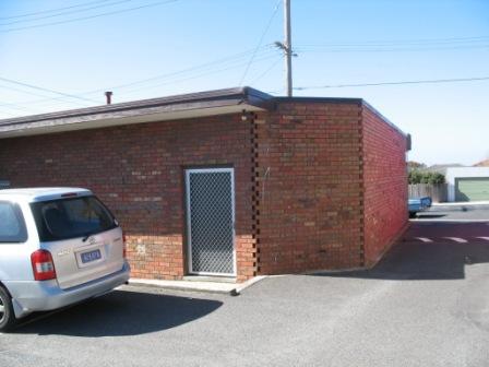 Affordable Entry To This Busy Shopping Strip Picture 2