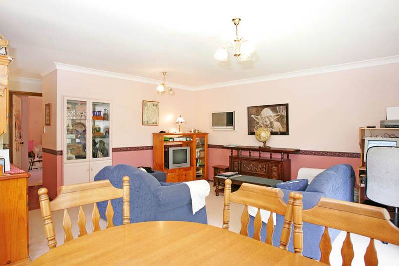 THIS HOME COMES HIGHLY RECOMMENDED... Picture 3