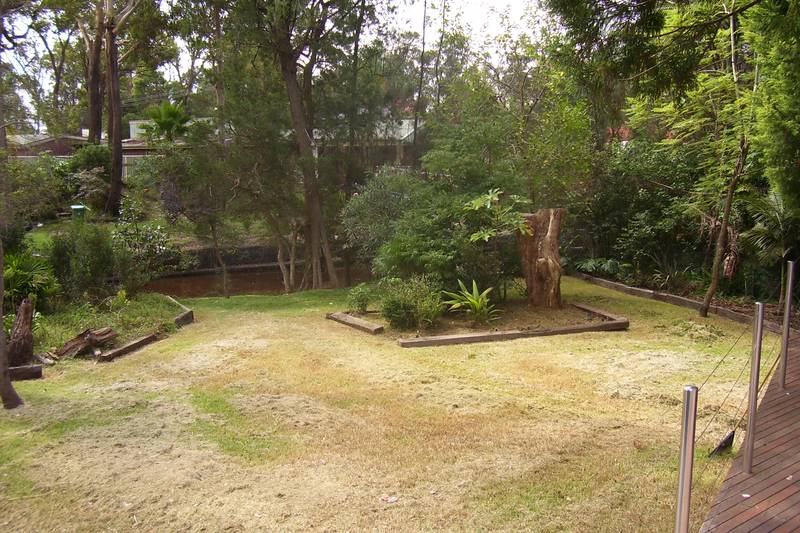 CREEK FRONTAGE Picture 2