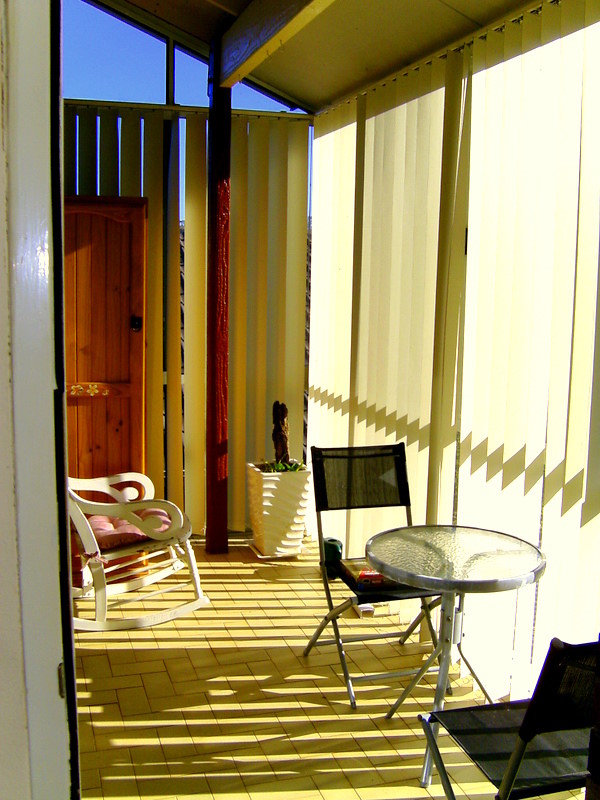 SUNNY FIRST FLOOR UNIT Picture 2