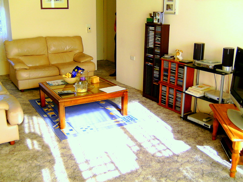 SUNNY FIRST FLOOR UNIT Picture 3