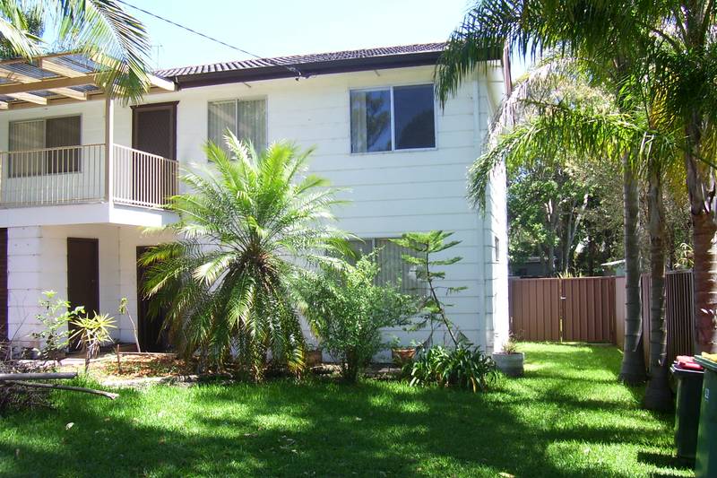 4 bedrooms, 2 living areas and great position Picture 1