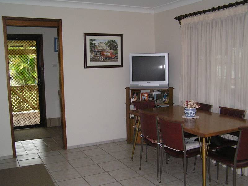 Beauty at the Bay ... a short walk to Bay village Picture 2