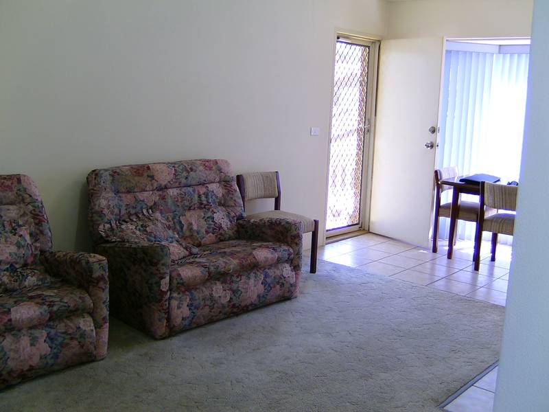 RELAXED LIFESTYLE Picture 3