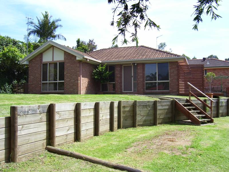 MODERN 3 BEDROOM HOME Picture 1