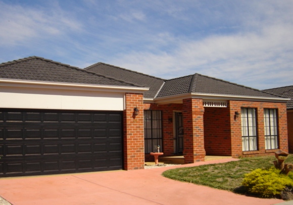 LUXURIOUS 4 PLUS STUDY Picture 1