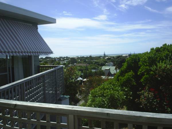 Captivating Coastal Panorama Picture 3