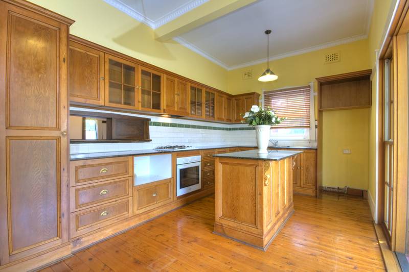 Million Dollar Location Picture 2