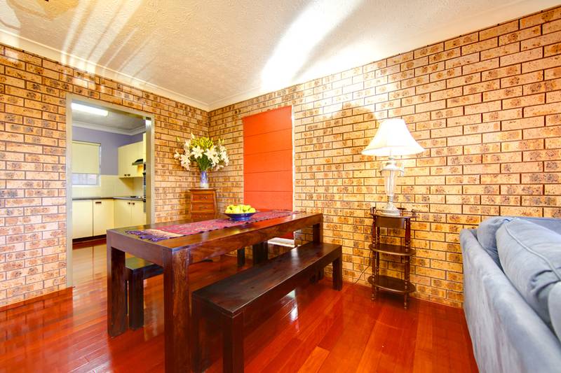 Townhouse with City Views! Picture 3