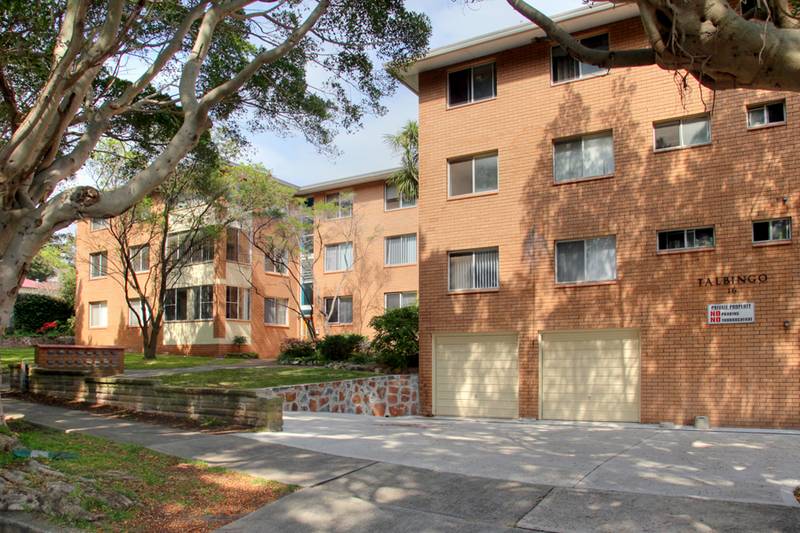 Stylish Apartment... Picture 2