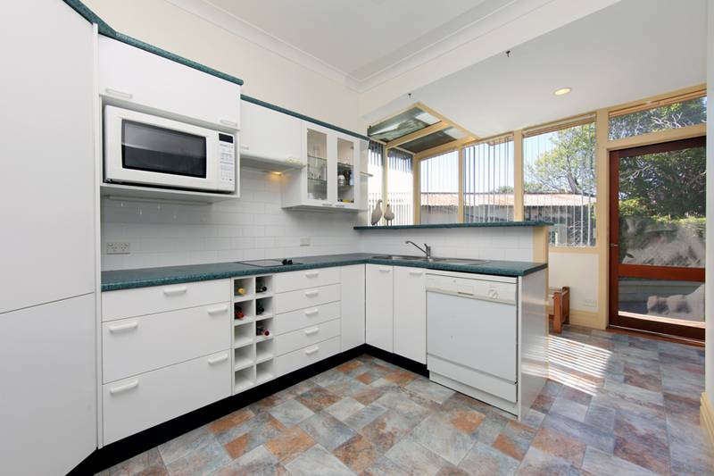 Gorgeous 1930's Home... Picture 3