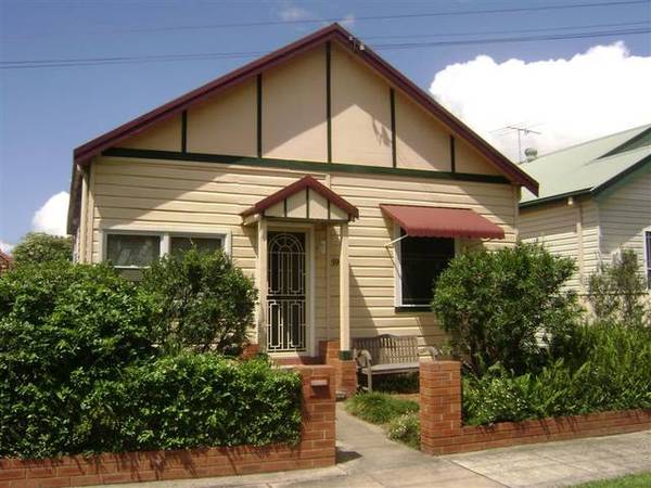 A Georgetown Classic Picture 1