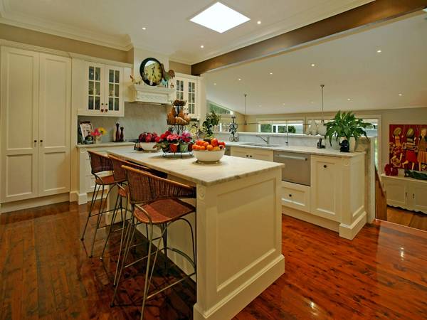 Charm,Character and Elegance Picture 3