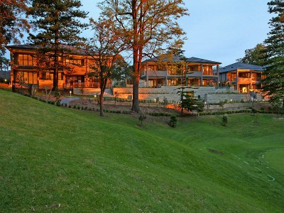 'Augusta' Golf Course Frontage Picture