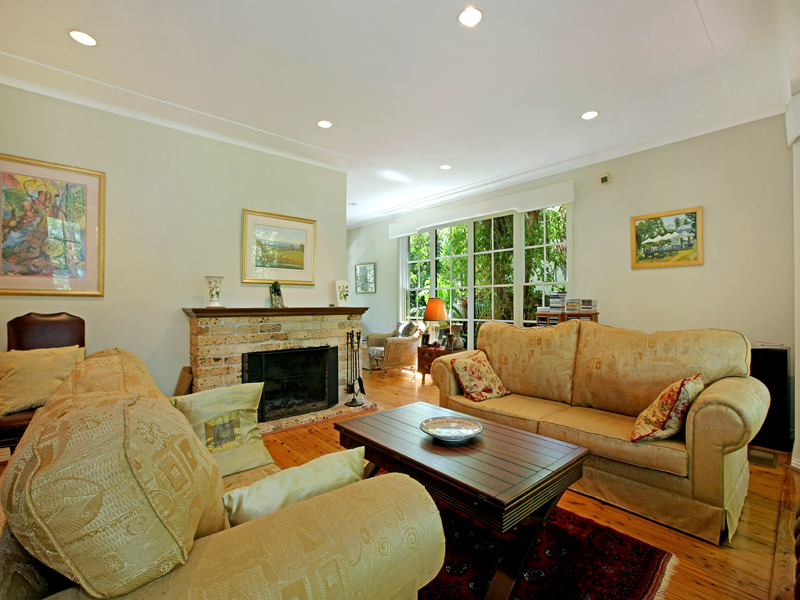 Over 1500 sqm of Parkland Picture 2