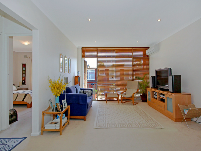 UNDER OFFER Picture 2