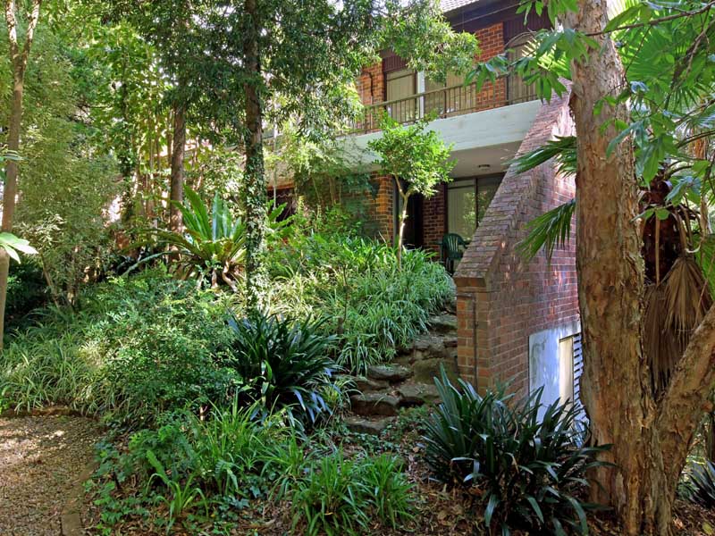 Brampton Mews Picture 1