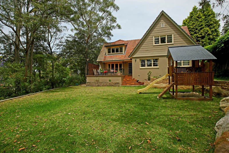 STYLISH SOPHISTICATED FAMILY LIVING Picture 1