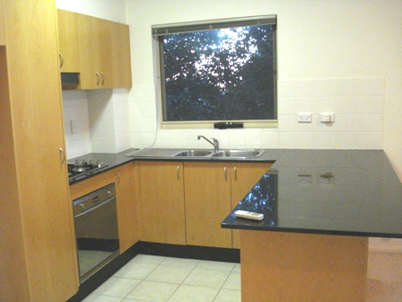 UNIT WITH VIEWS FOR PYMBLE TRAIN COMUTER Picture 1