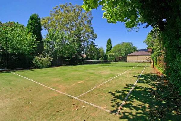 Position, Tennis Court & Pool Picture 3
