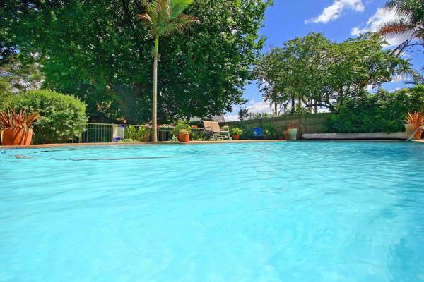 STYLISH FAMILY LIVING Picture 2